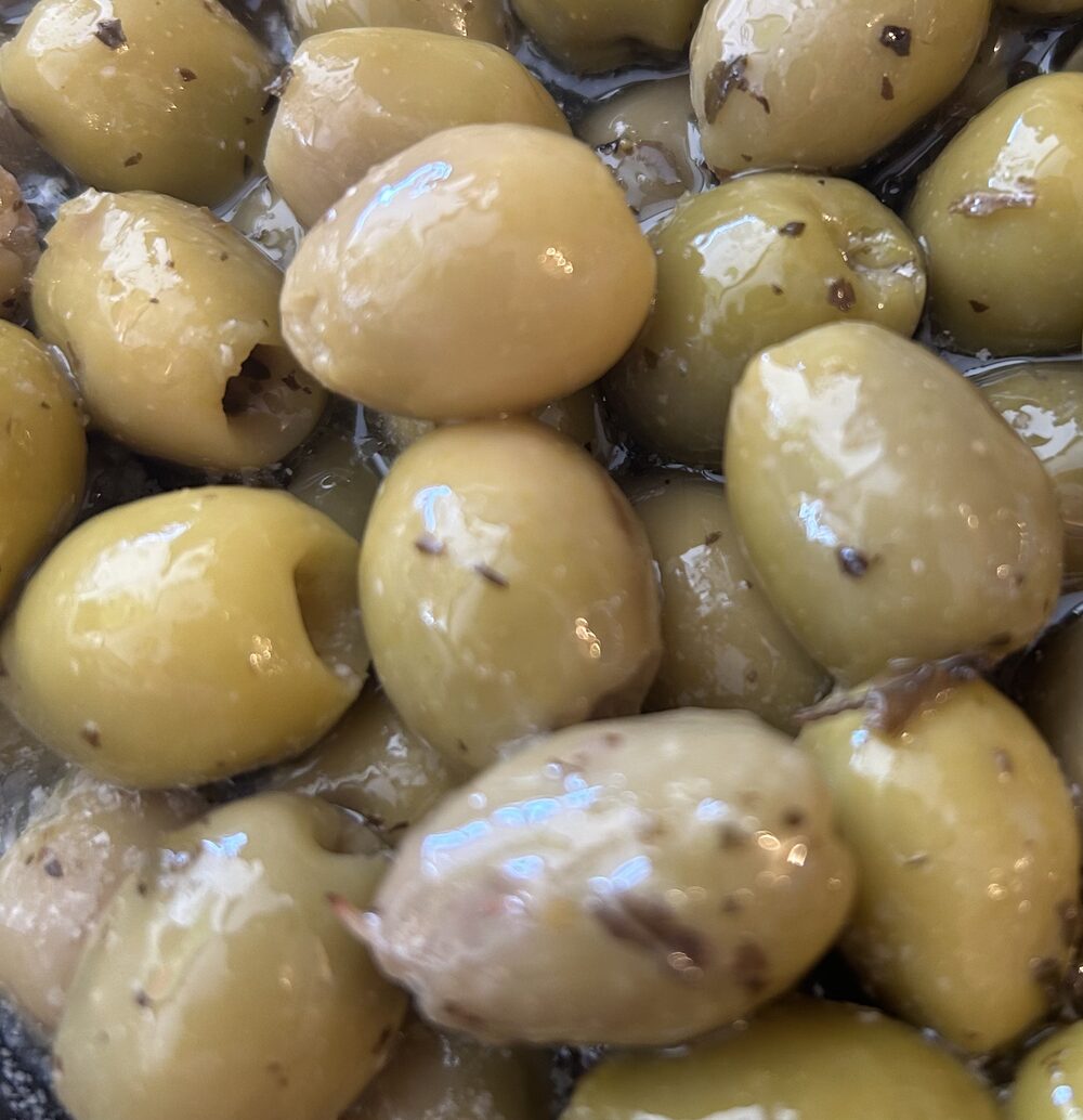 Olive verte dénoyautée au Pistou